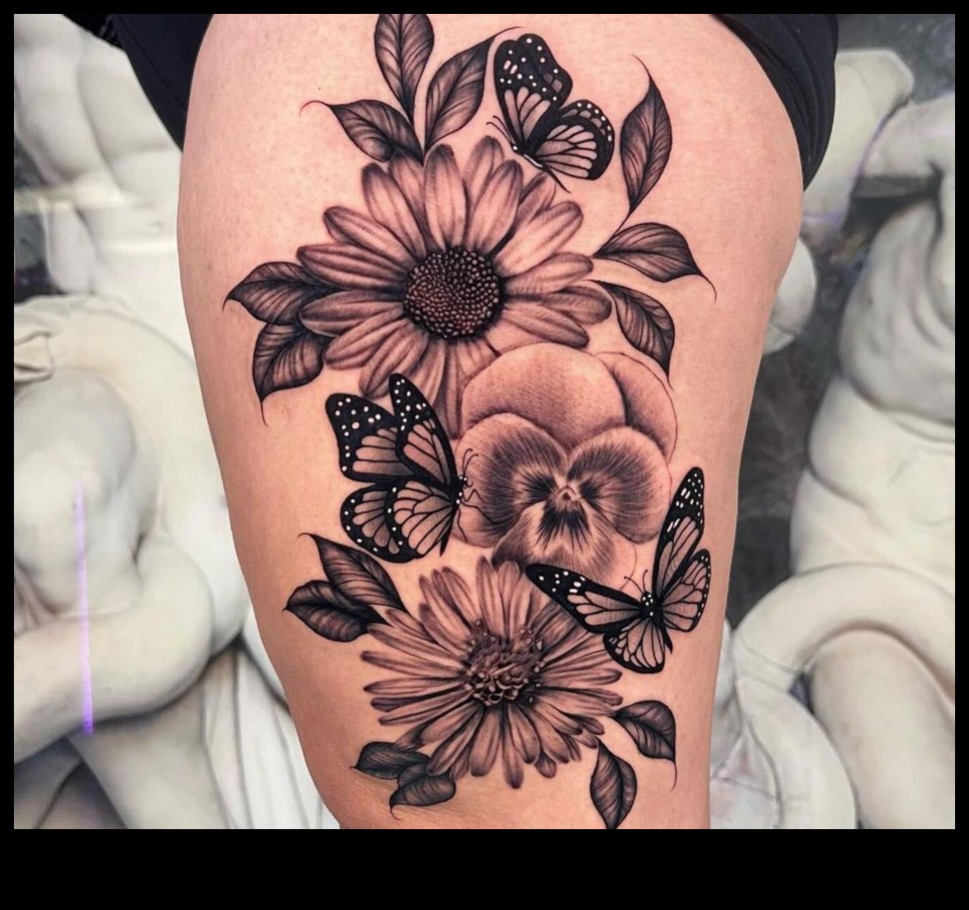 Detalii delicate: Călătorie în lumea modelelor de tatuaje minimaliste